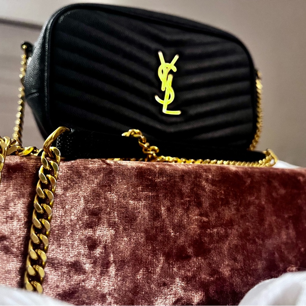 Black YSL purse gently used No scuff marks Perfect stitching